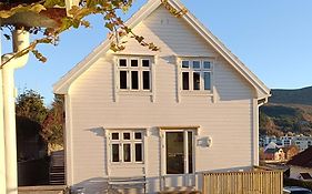 Bellahuset 1914 - Ulsteinvik sentrum